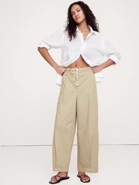 Banana Republic 100% Cotton Sage High Rise Pleated Poplin Cropped Pants Size 6P